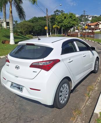 HYUNDAI HB20 1.0 COMFORT PLUS 12V FLEX 4P MANUAL